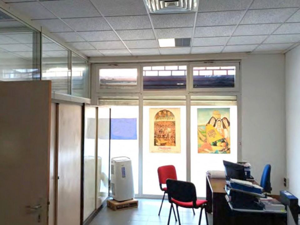Propiedad comercial en Oristano, Oristano - foto 4
