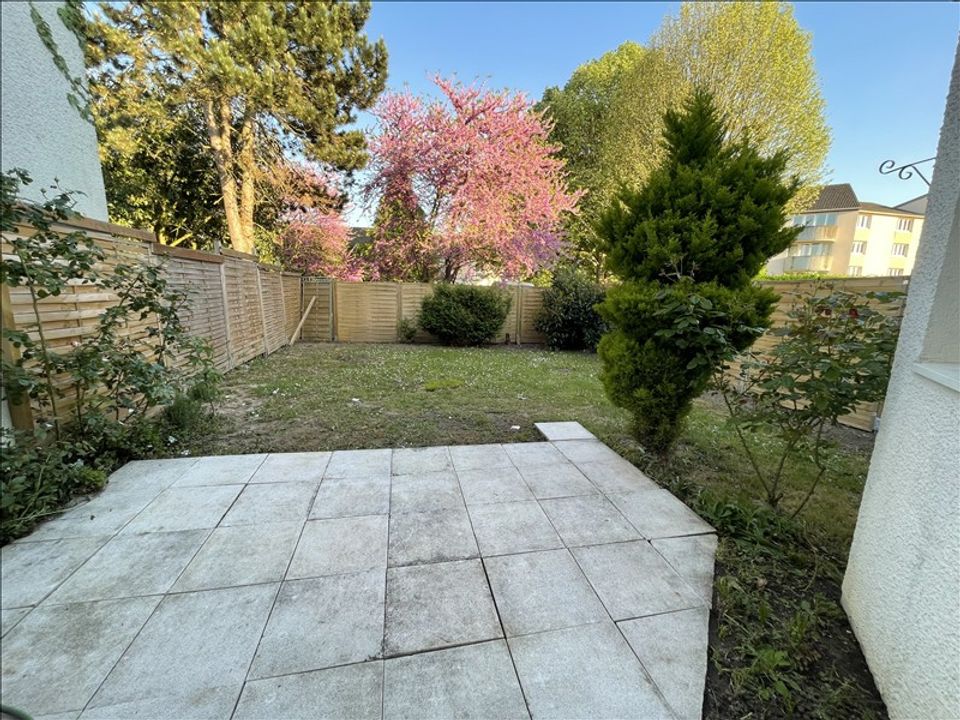 Villa in Cergy, Val-d'Oise - photo 1