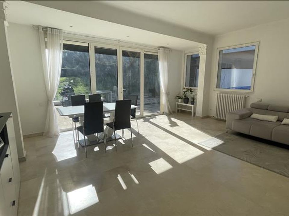 Villa en Carnoux-en-Provence, Bouches-du-Rhone - foto 1