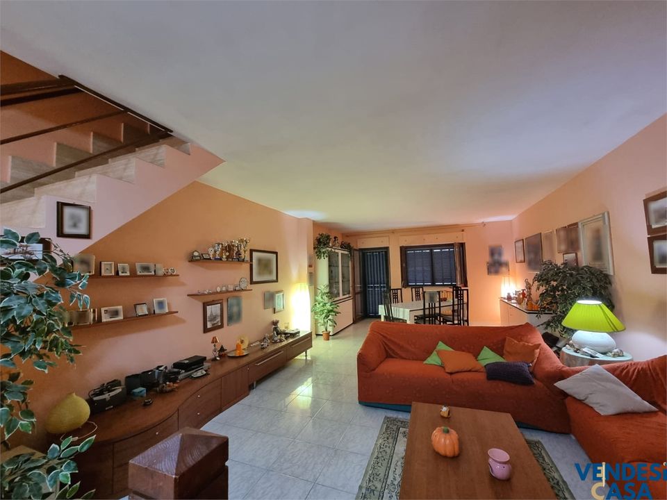 Apartamento em Adelfia, Bari - foto 2