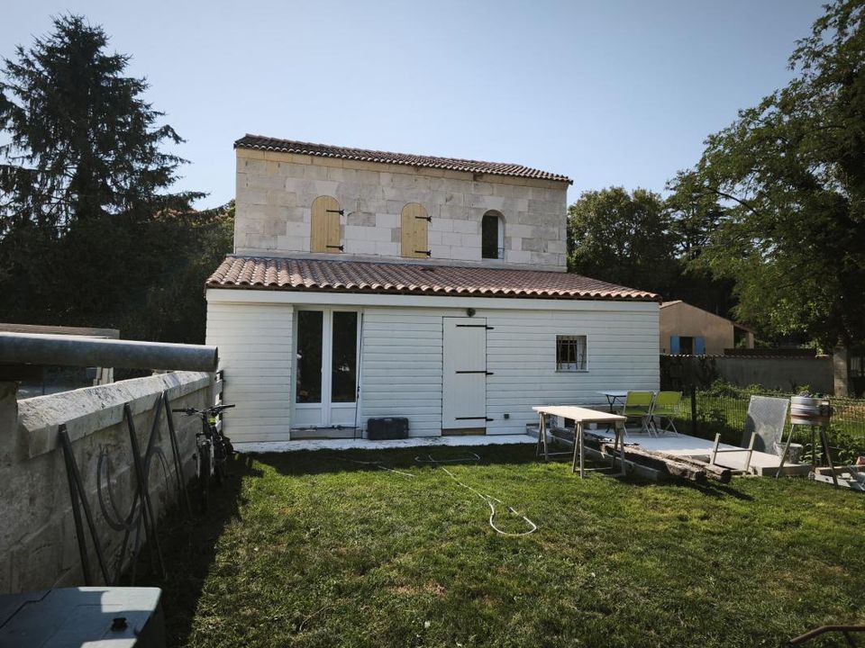 Landhuis in Saint-Genis-De-Saintonge, Charente-Maritime - foto 1