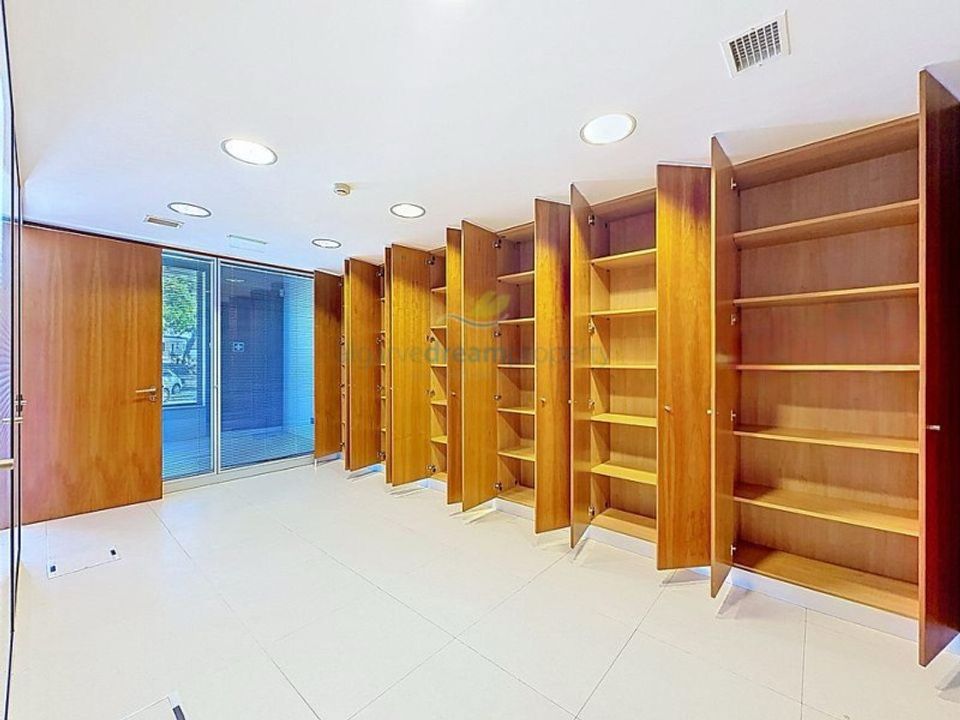 Commercial property in Albufeira, Faro - photo 4