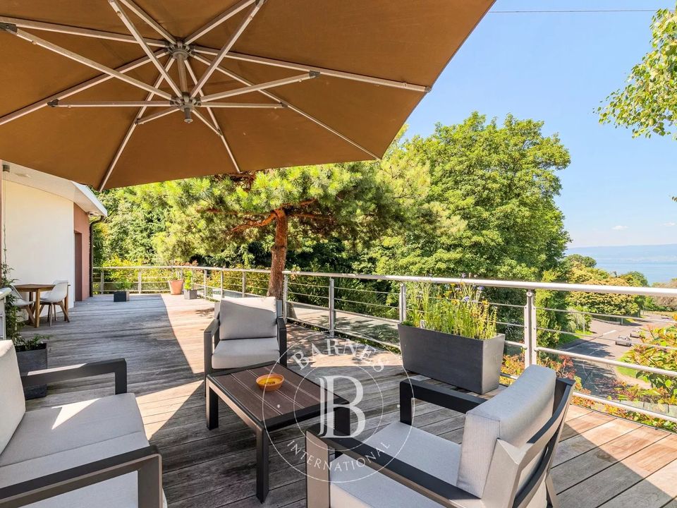 Villa i Evian-les-Bains, Haute-Savoie - foto 1