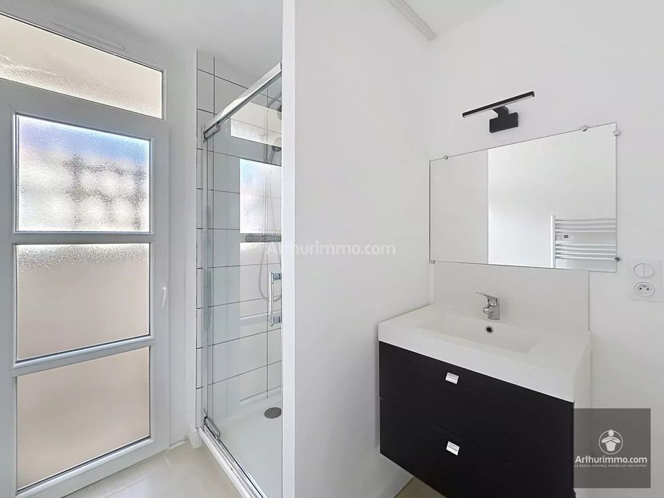 Apartment in Roanne, Loire - photo 3