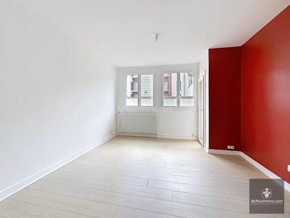 Apartment in Roanne, Loire - photo 4
