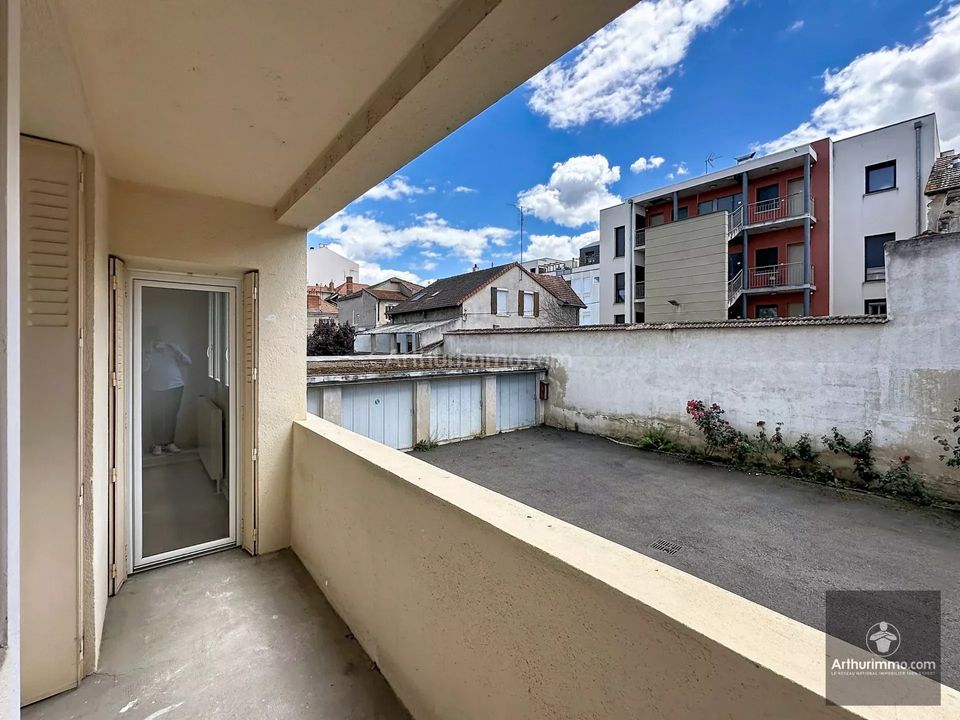 Apartment in Roanne, Loire - photo 5
