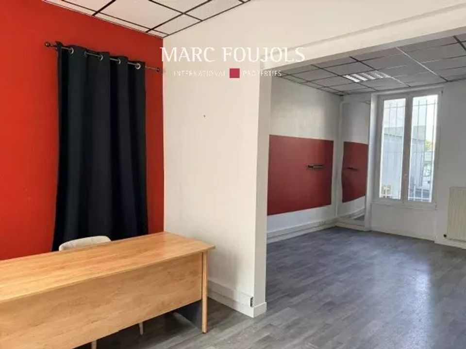 Commercial property in Chantilly, Oise - photo 2
