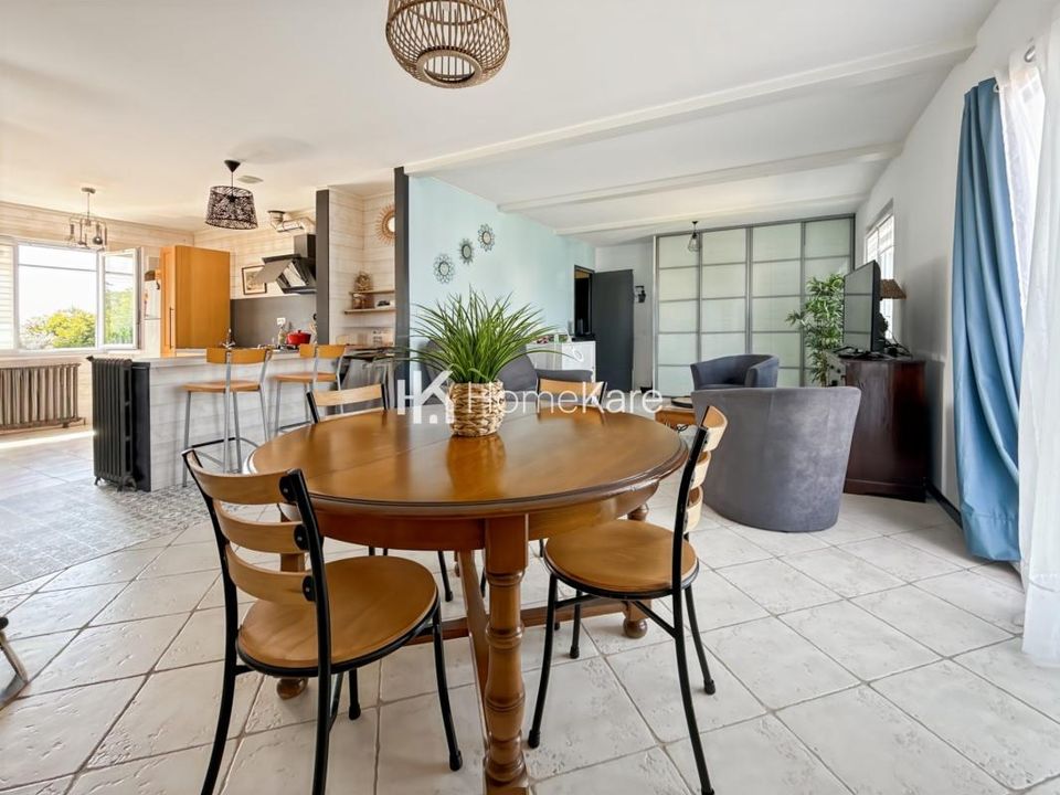 Villa in Saint-Medard-d'Eyrans, Gironde - foto 2