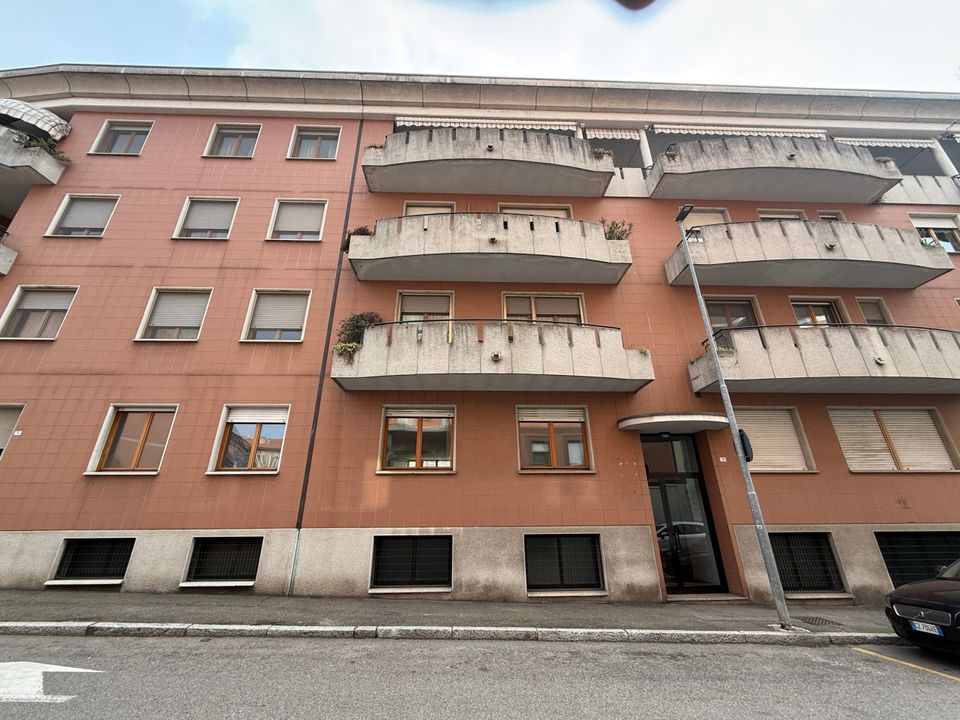 Erhvervsejendom i Novara, Novara - foto 1
