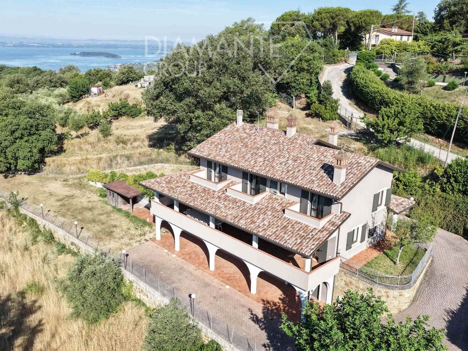 Villa i Passignano Sul Trasimeno, Perugia - foto 1