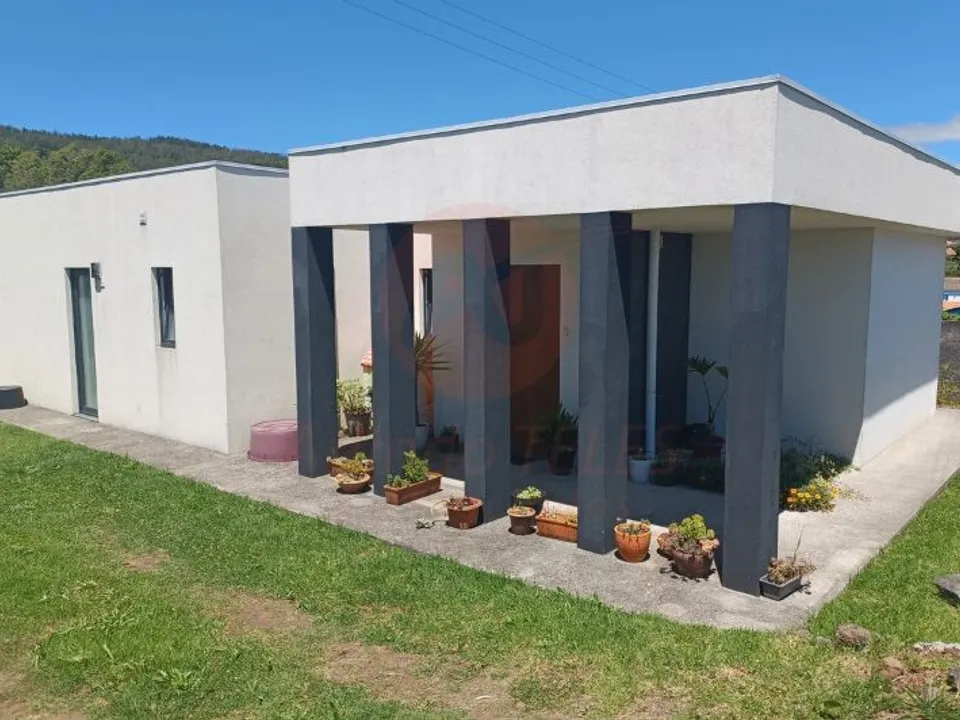 Casa de pueblo en Angra do Heroismo, Terceira - foto 1
