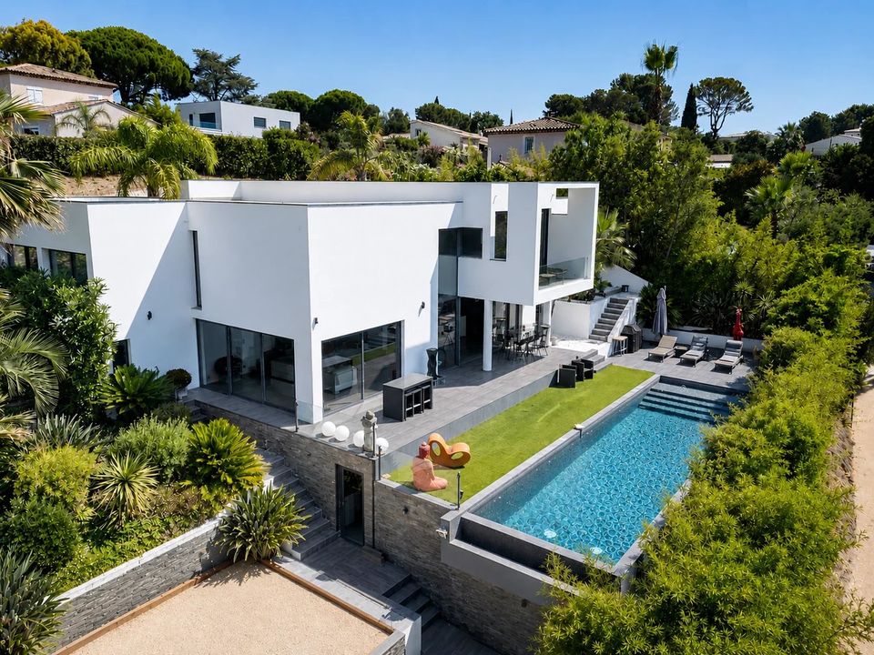 Villa i La Roquette-sur-Siagne, Alpes-Maritimes - foto 1