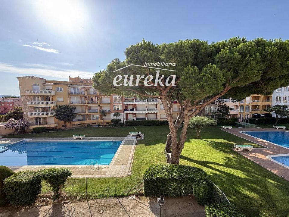 Lejlighed i Empuriabrava, Gerona - foto 1
