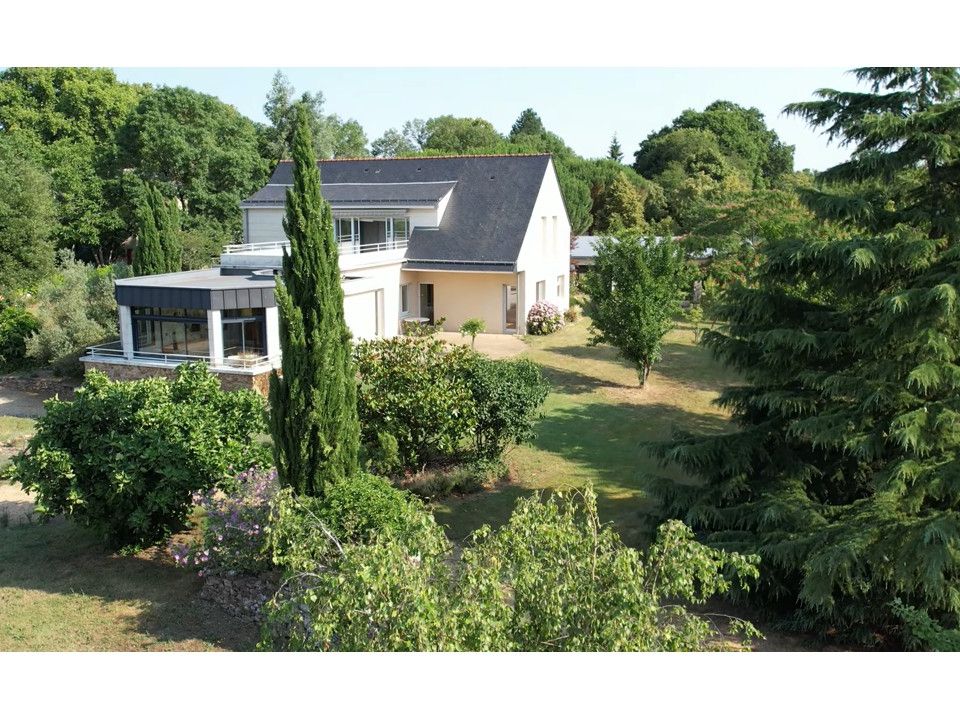 Villa em La Chapelle-St.-Laud, Maine-et-Loire - foto 1