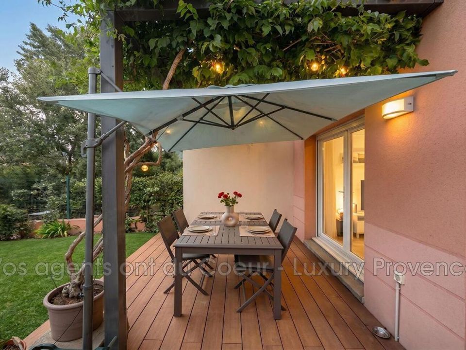 Villa en Gardanne, Bouches-du-Rhone - foto 1