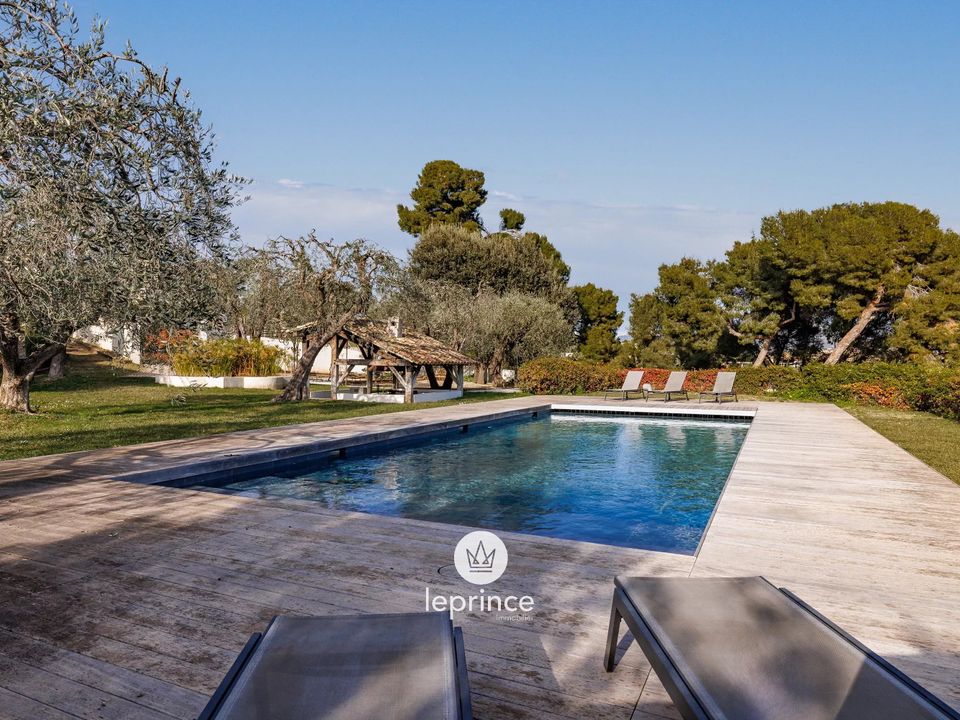 Villa in Nice, Alpes-Maritimes - photo 2