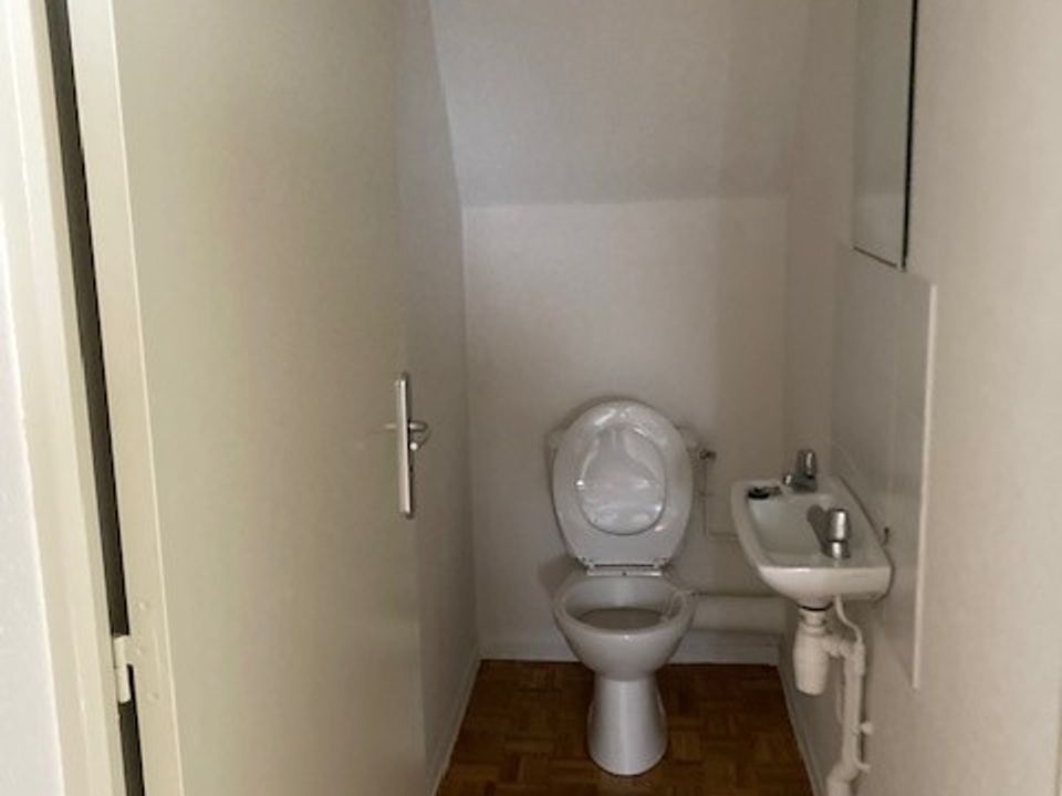 Apartment in Habsheim, Haut-Rhin - photo 4