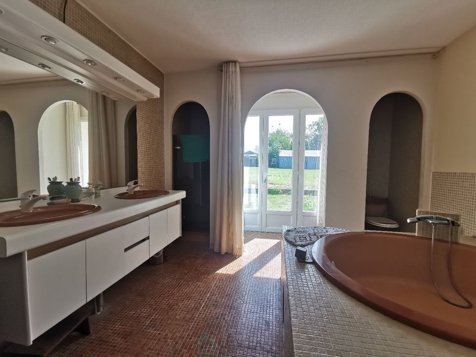 Hus i byn i Chassenon, Charente - foto 5