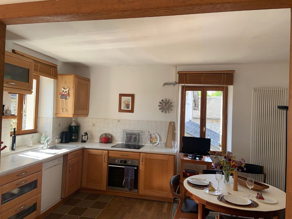 Hus i byn i Treignac, Correze - foto 3