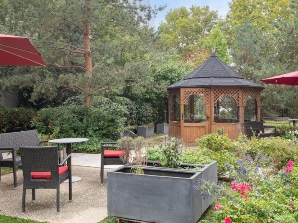 Erhvervsejendom i Colombes, Hauts-de-Seine - foto 4