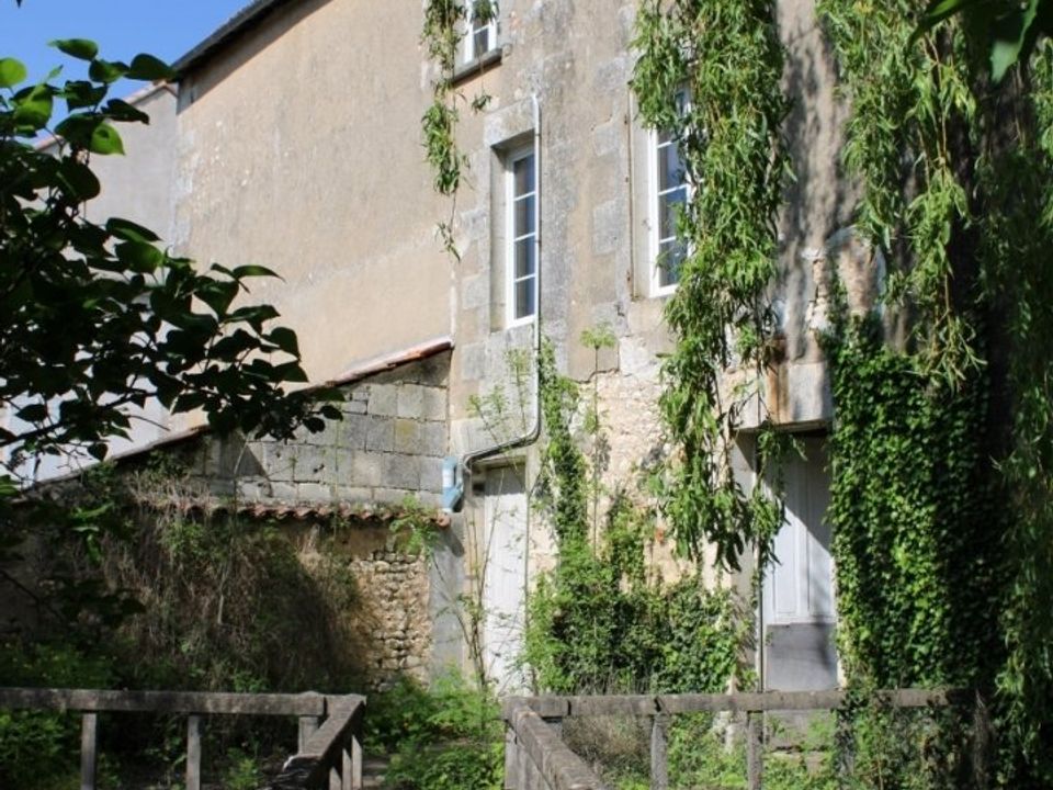 Villa en Barbezieux-Saint-Hilaire, Charente - foto 2
