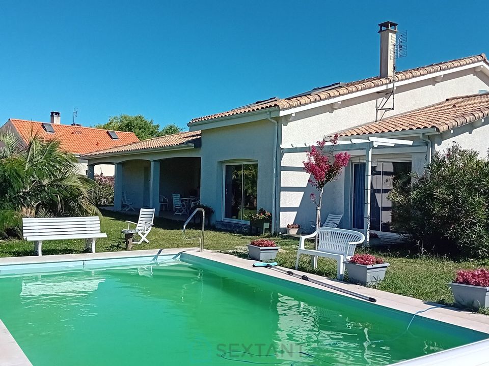 Villa in Saint-Sulpice-de-Royan, Charente-Maritime - foto 1