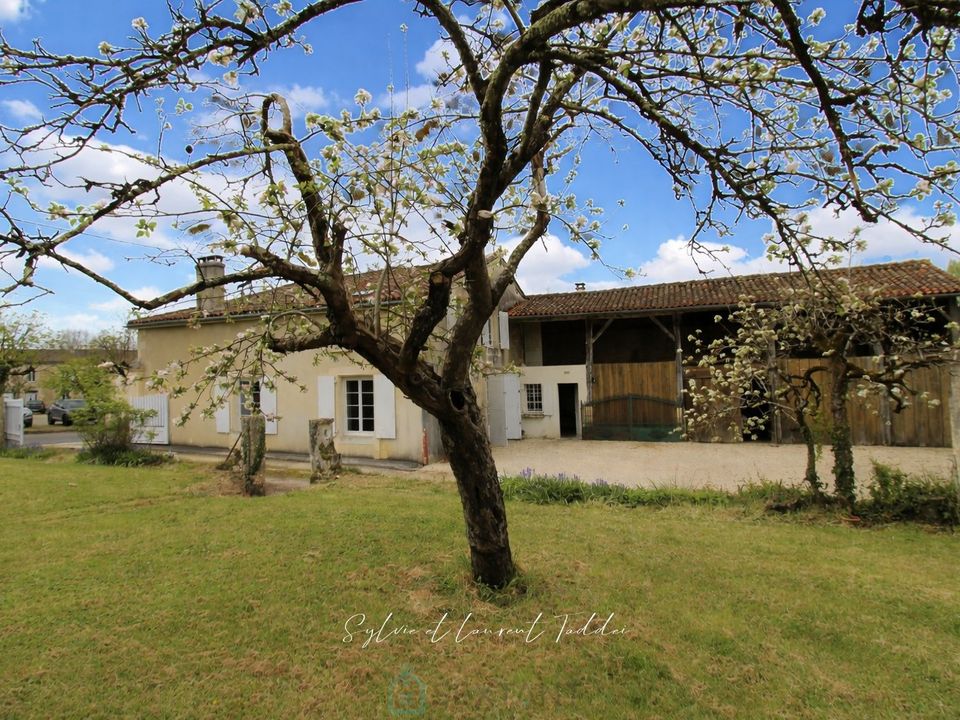 Casa de campo en Barbezieux-Saint-Hilaire, Charente - foto 1