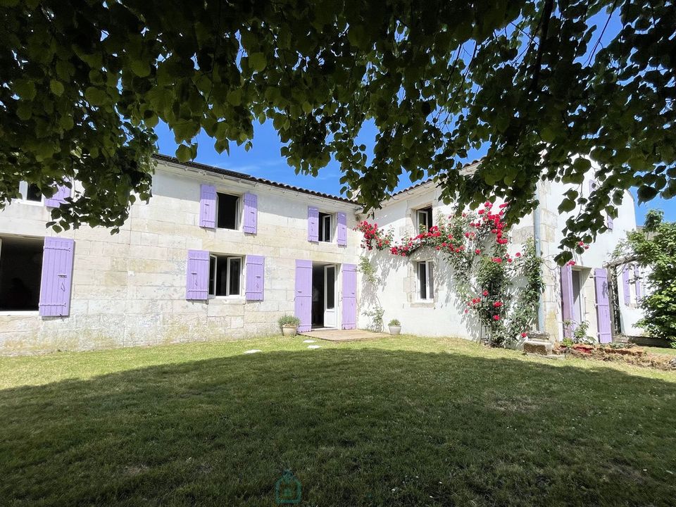 Villa i Saintes, Charente-Maritime - foto 1