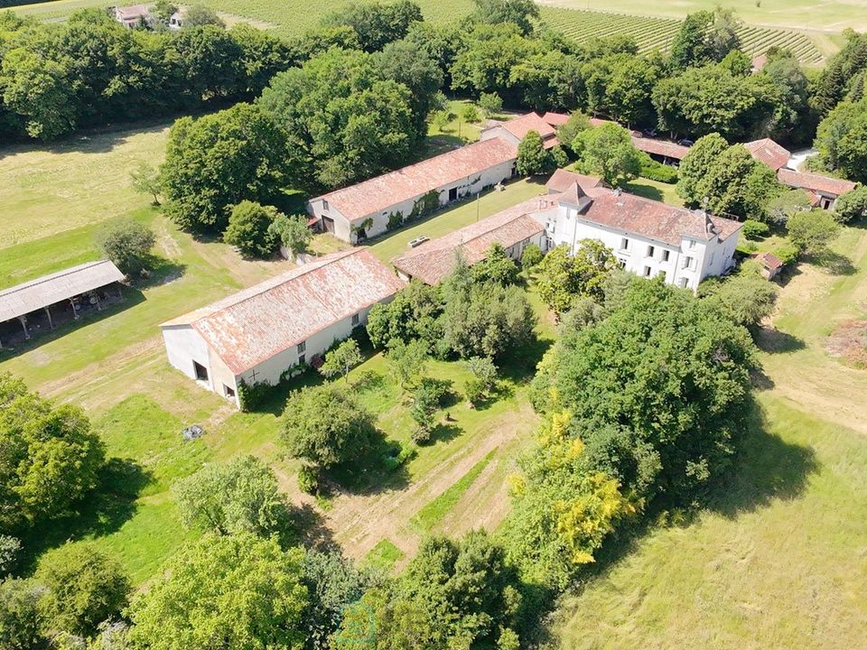 Villa en Barbezieux-Saint-Hilaire, Charente - foto 1
