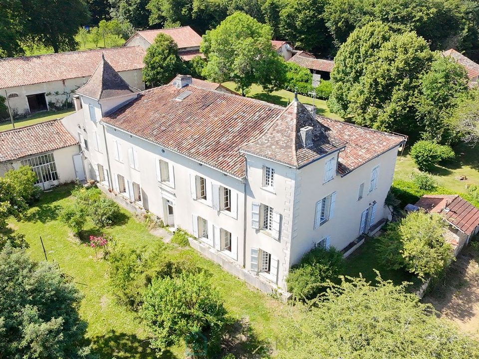 Villa en Barbezieux-Saint-Hilaire, Charente - foto 2