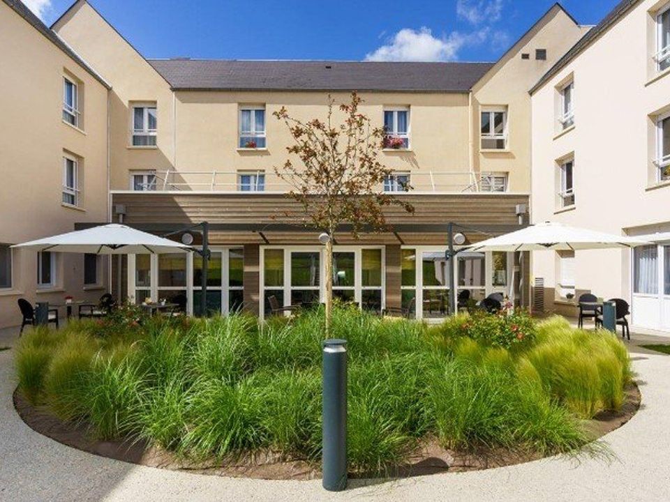 Erhvervsejendom i Avranches, Manche - foto 1