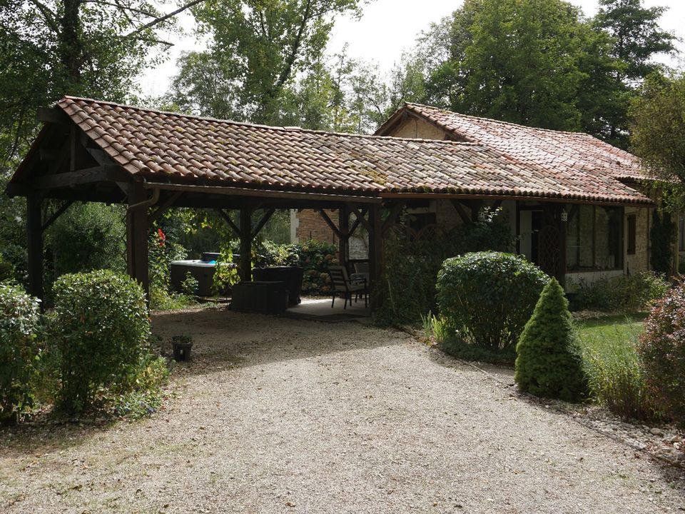 Gårdshus i Champagnac-De-Belair, Dordogne - bilde 1