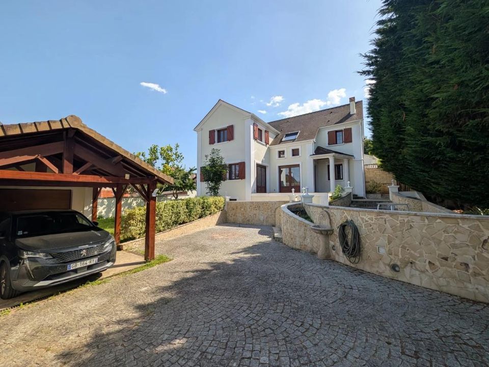 Villa i Les Clayes-Sous-Bois, Yvelines - foto 1