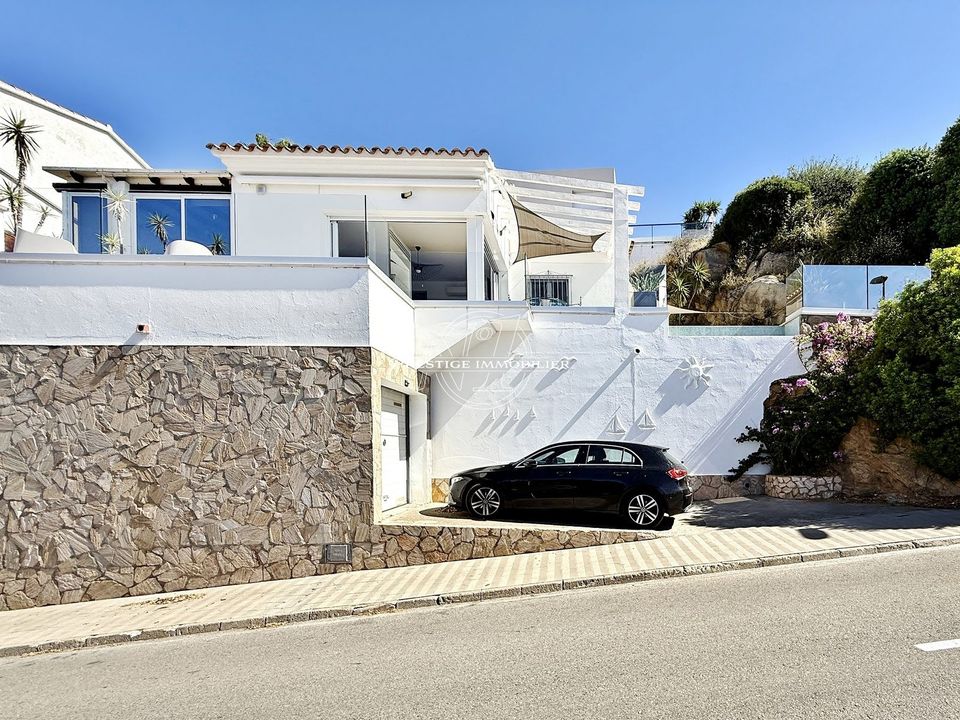 Villa en Roses, Gerona - foto 1