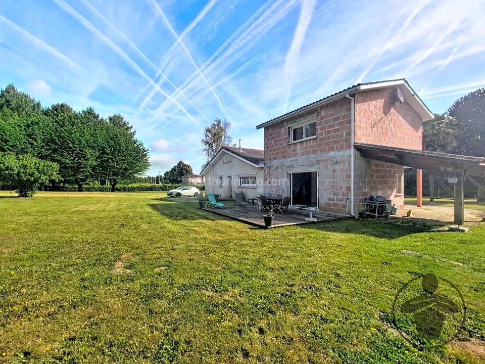 Villa in Saint-Martin-D'Ary, Charente-Maritime - foto 1