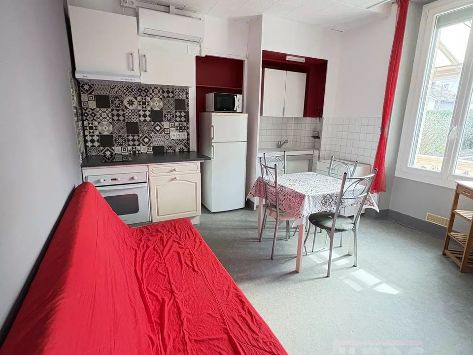 Apartment in Saint-Martin-d'Hères, Isere - photo 2