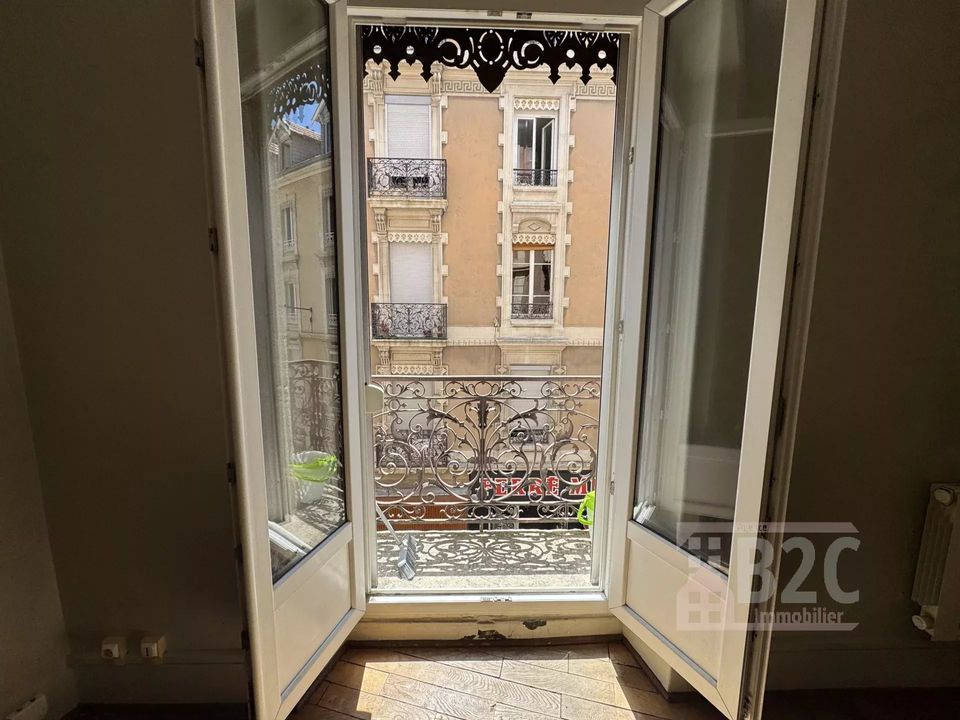 Apartment in Grenoble, Isere - photo 2