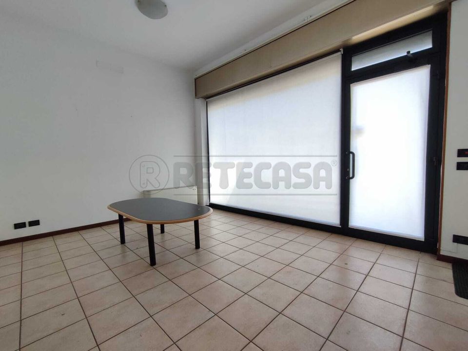 L'establiment comercial a Sarego, Vicenza - foto 4