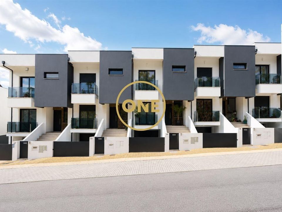 Rækkehus i Vila Nova de Famalicao, Braga - foto 1