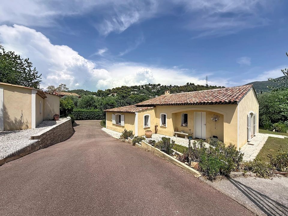 Villa i Saint-Martin-du-Var, Alpes-Maritimes - bilde 1
