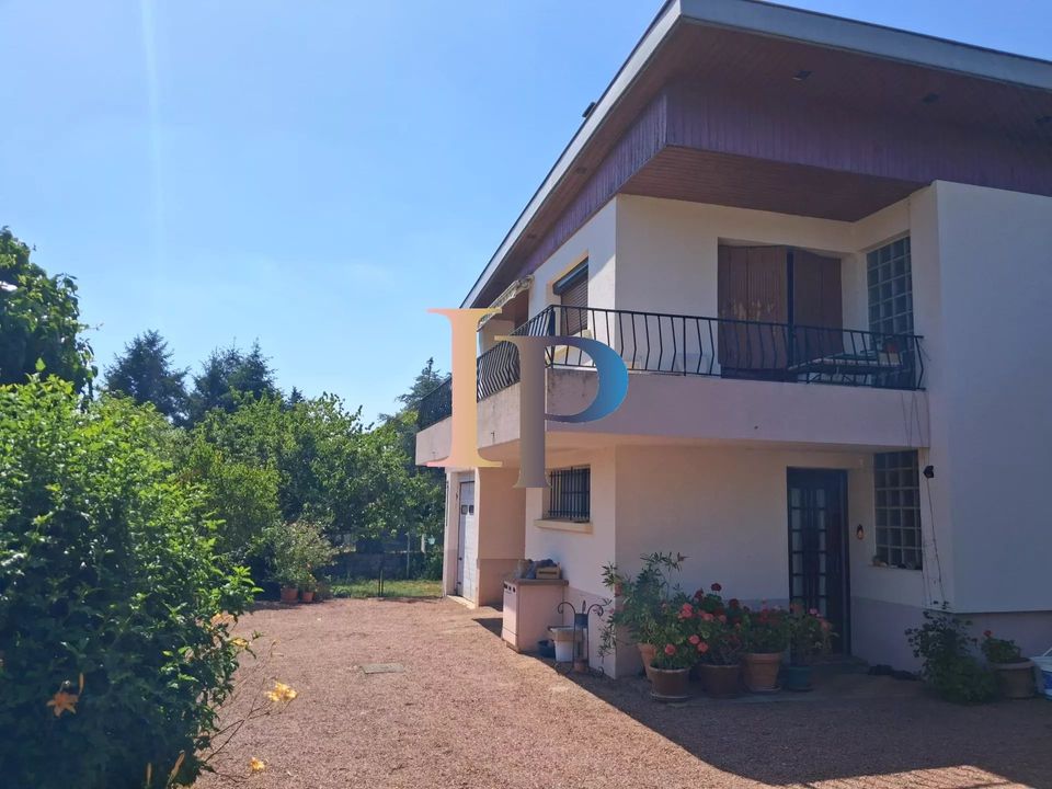 Villa in Pouilly-sous-Charlieu, Loire - foto 2