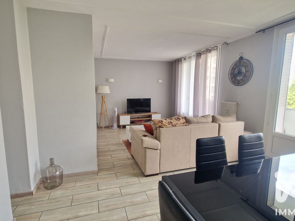 Apartment in Le Pont-de-Claix, Isere - photo 2