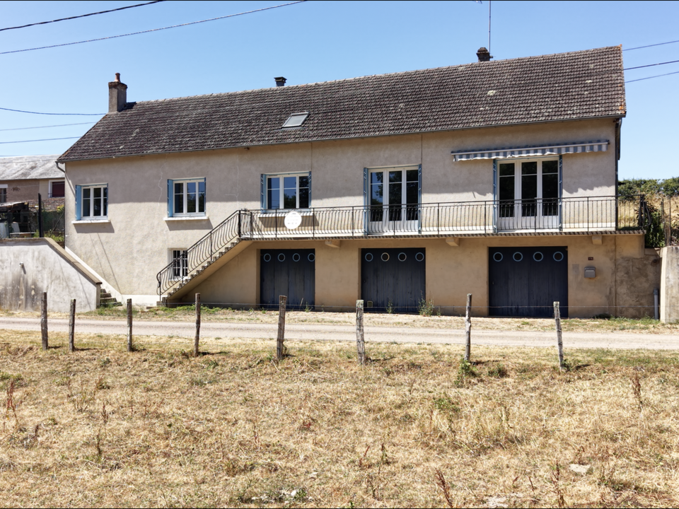 Casa de pueblo en Tamnay-En-Bazois, Nievre - foto 1