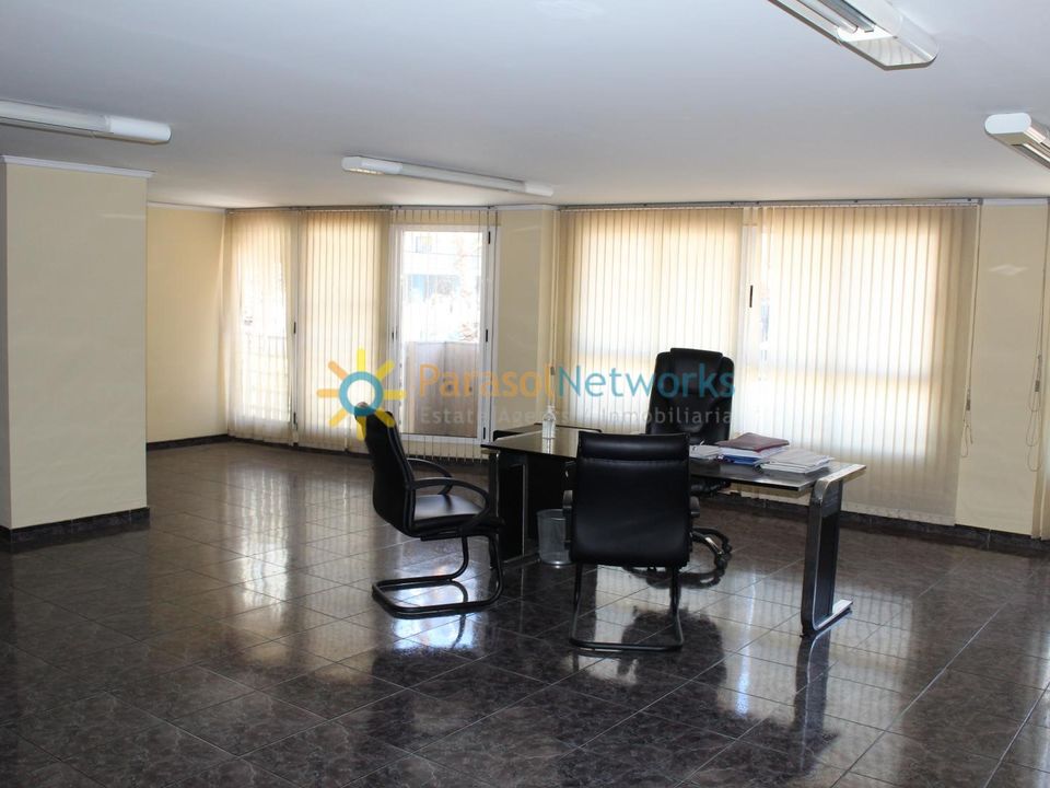 L'establiment comercial a Oliva, Valencia - foto 2
