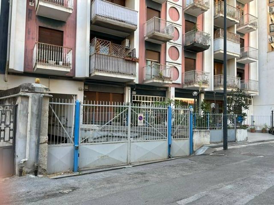 Espai d'estacionament a Palermo, Palermo - foto 2