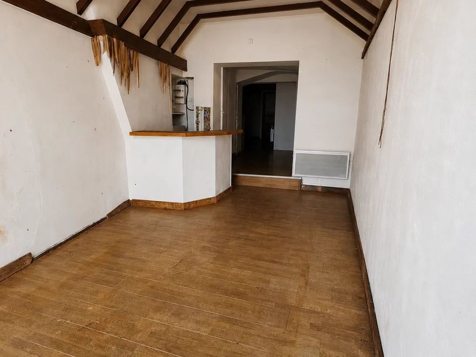 Commercial property in Saumur, Maine-et-Loire - photo 2