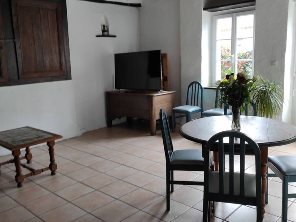Villa in Villaines-la-Juhel, Mayenne - photo 2