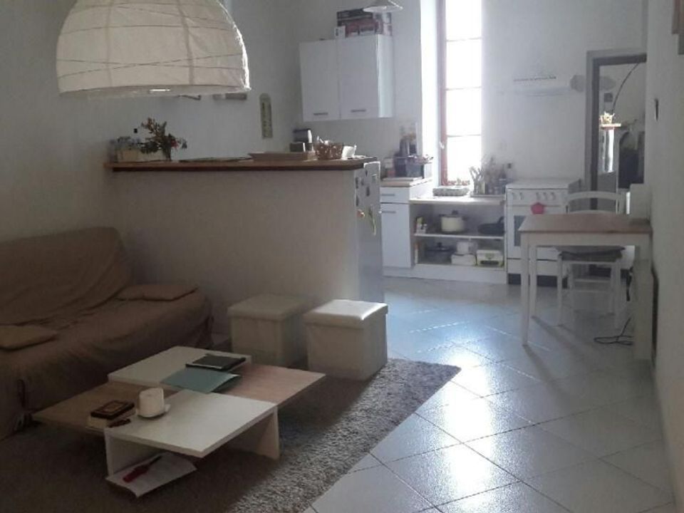 Apartment in Nimes, Gard - photo 3