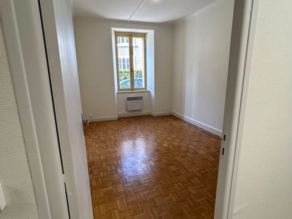 Leilighet i Villeneuve-sur-Yonne, Yonne - bilde 2