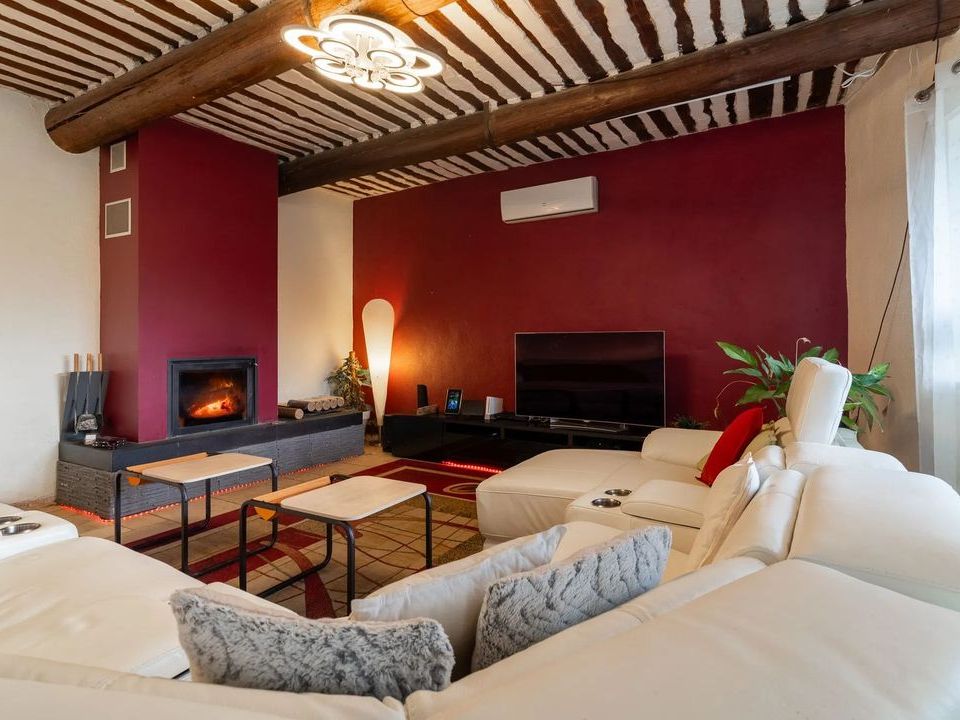 Villa in Le Pontet, Vaucluse - photo 1